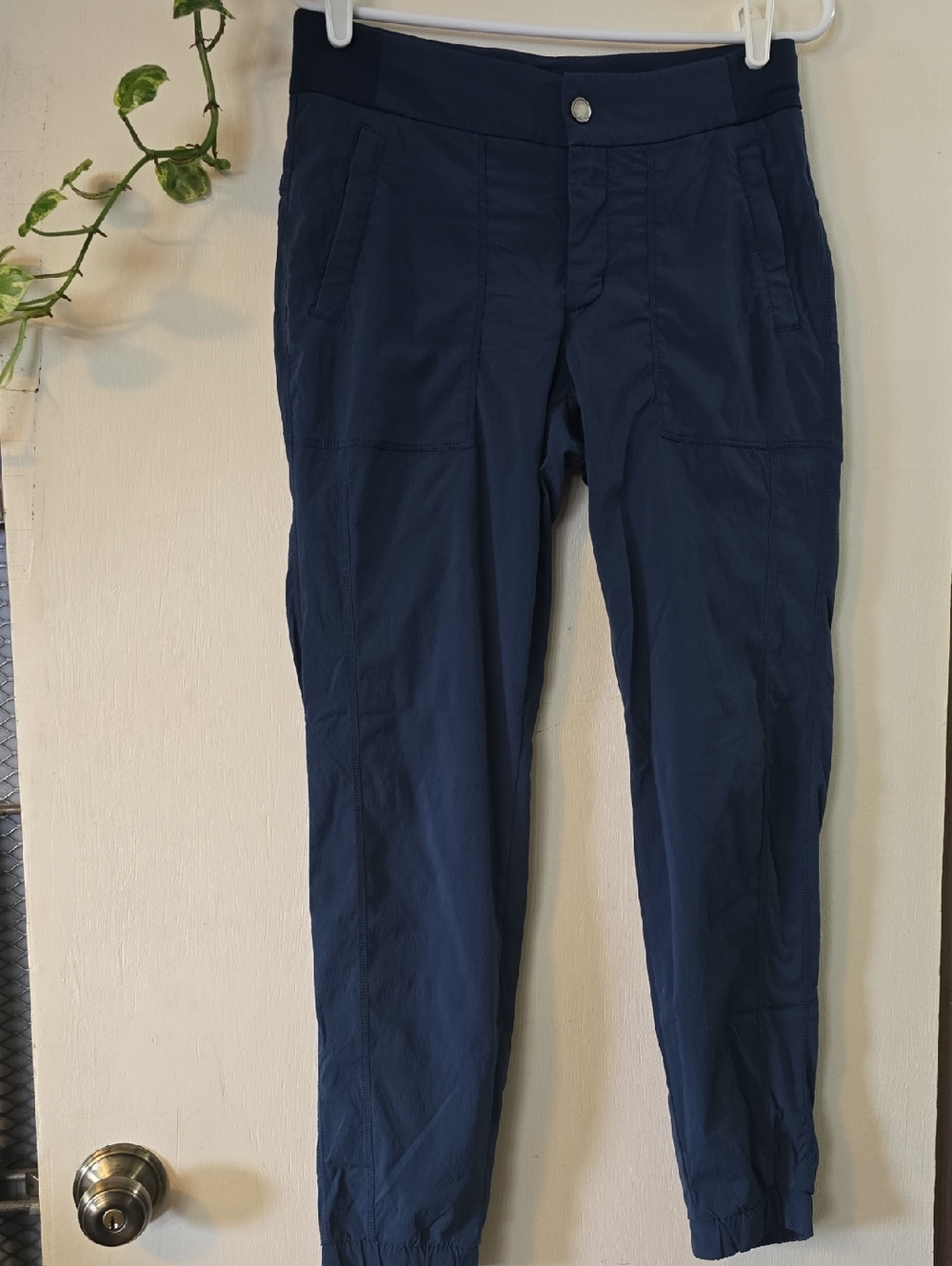 Athleta Navy Cropped Ankle Jogger Pants